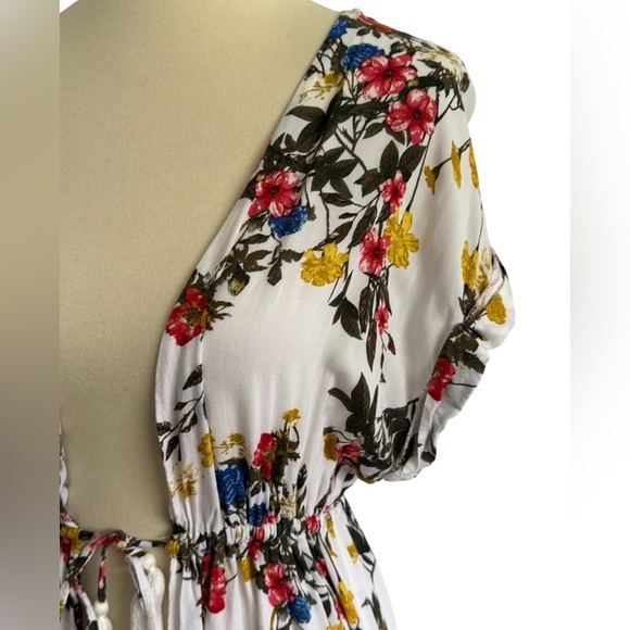 Time and Tru White Multicolor Floral Short Sleeve Tie Hi Low Hem Duster Size M - Picture 3 of 11